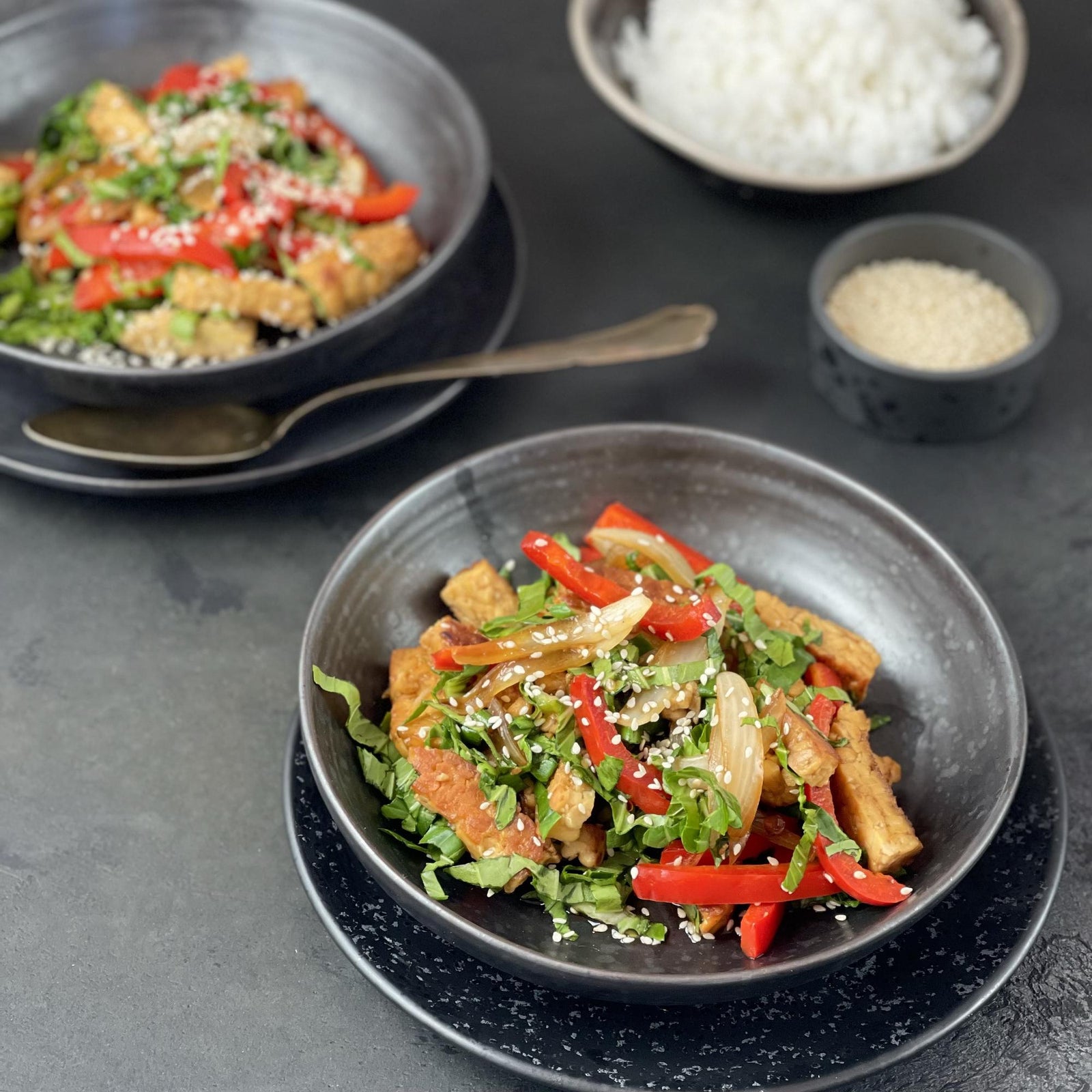 Misto con tempeh e riso