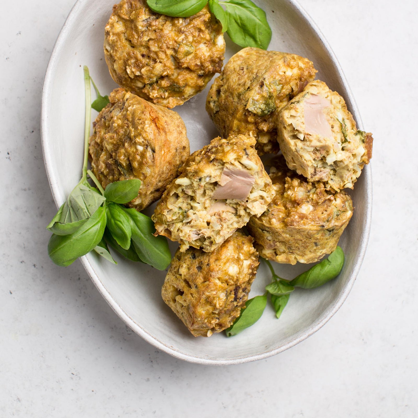 Muffin al tonno con basilico