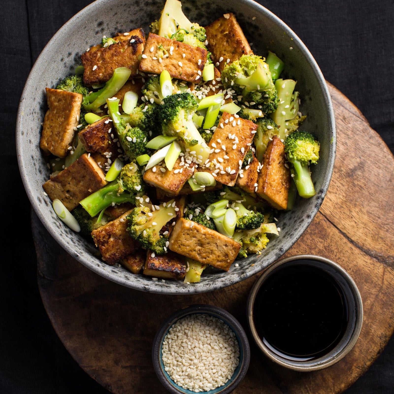 Padellata di tofu e broccoli