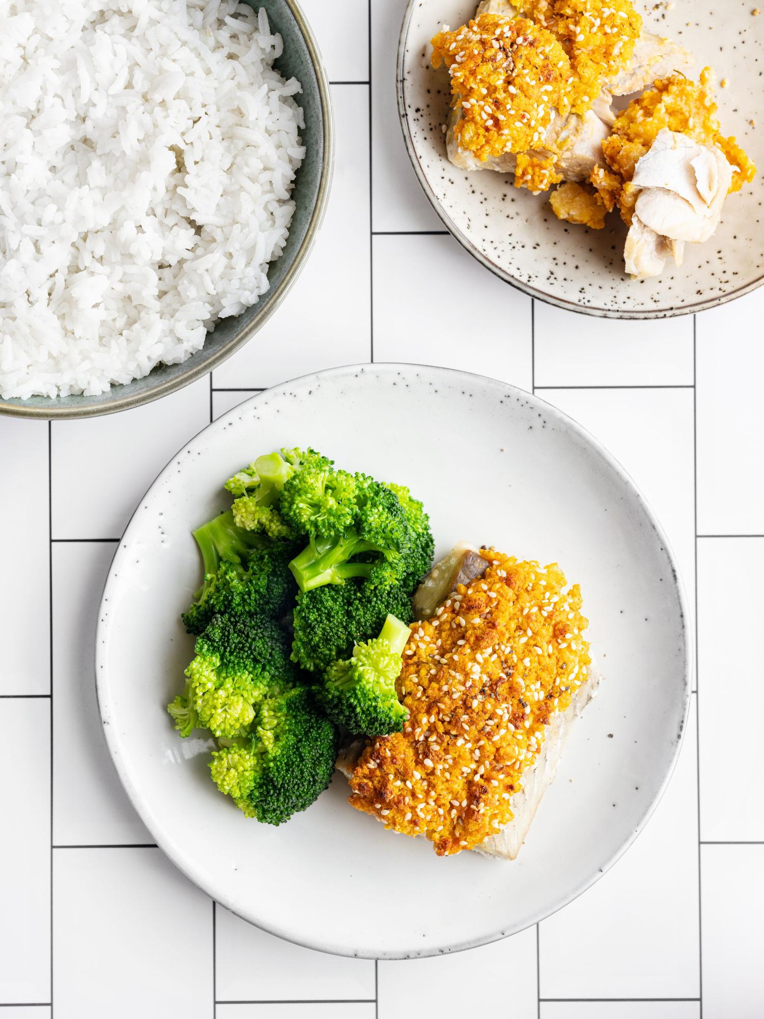 Merluzzo con crosta al parmigiano e sesamo