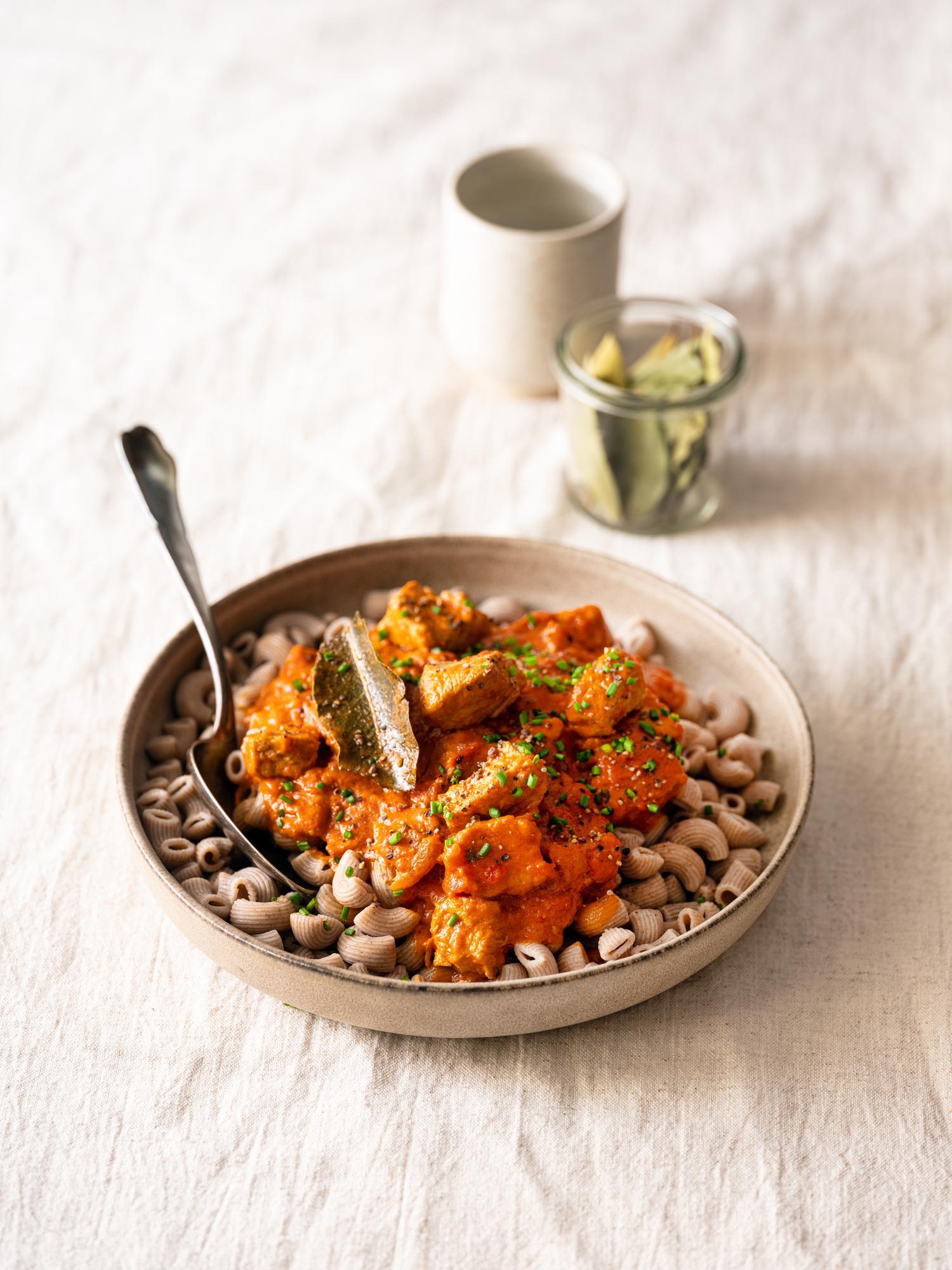 Maiale alla paprica con pasta