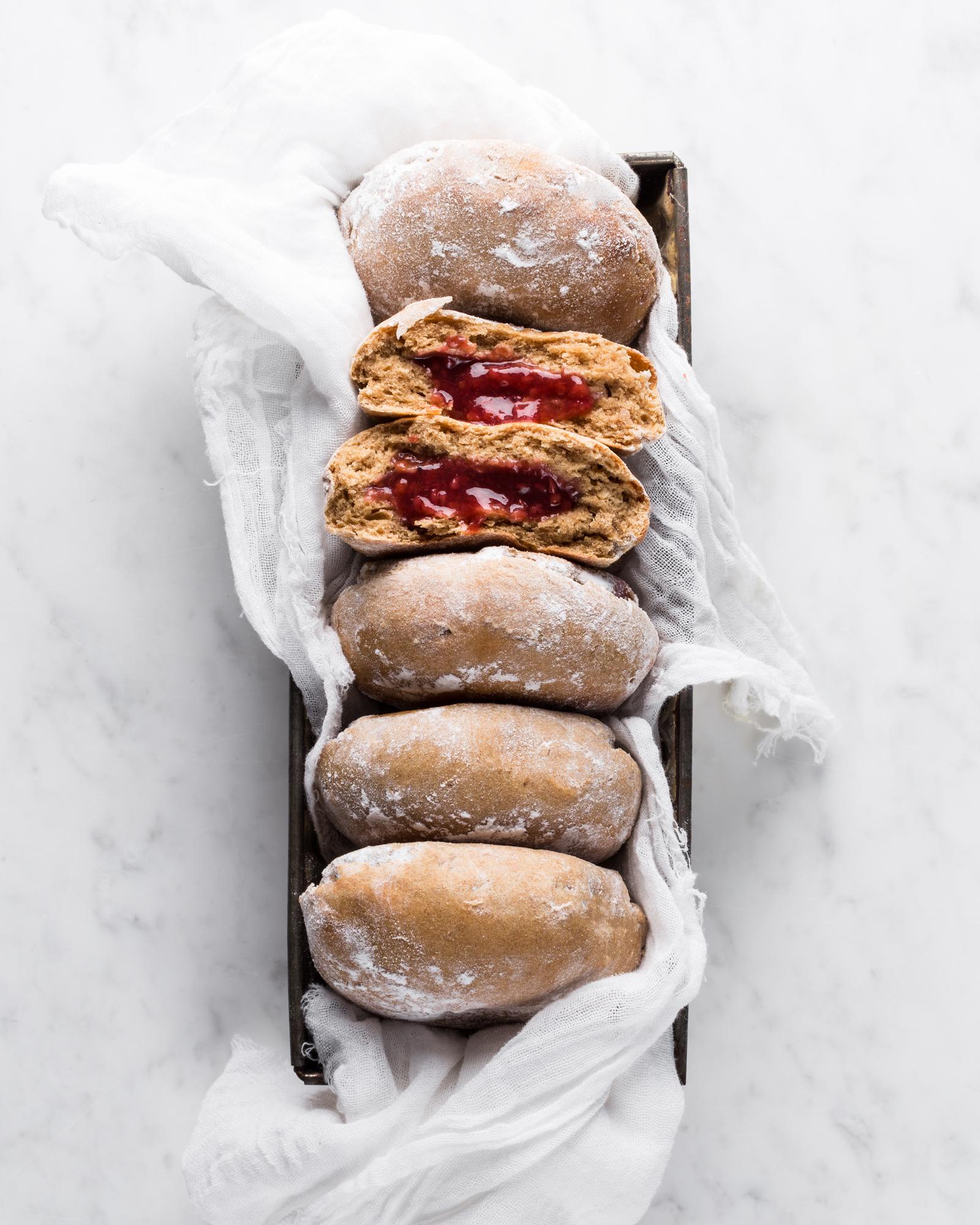 Krapfen integrali con marmellata di rabarbaro