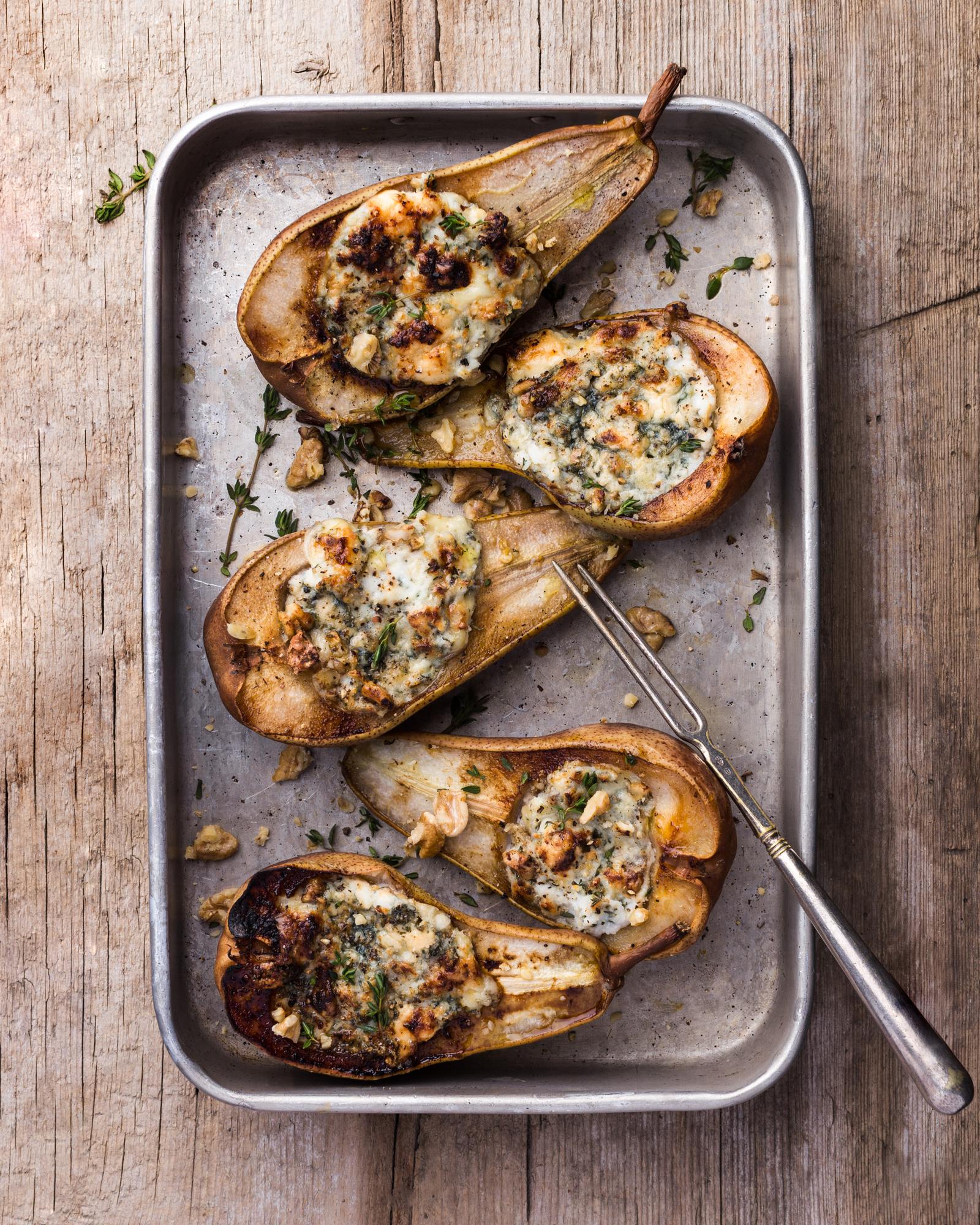 Pere al forno con formaggio e noci