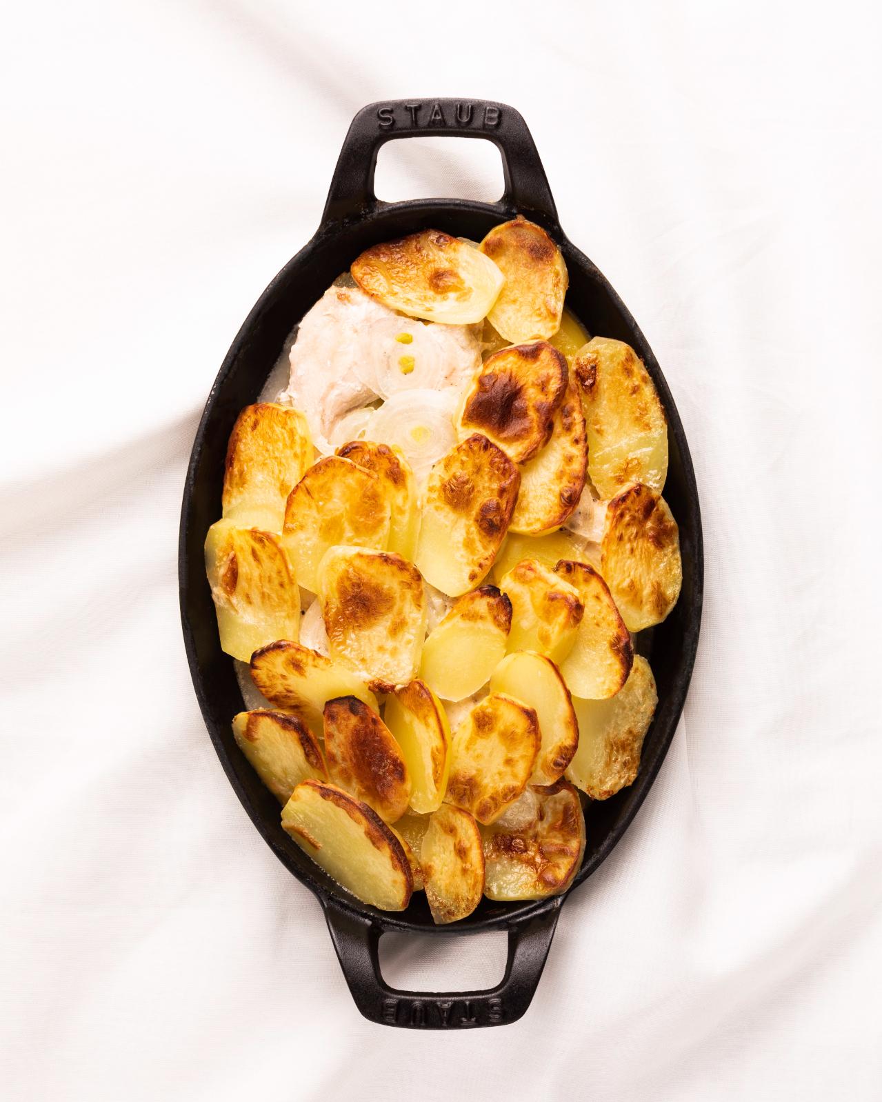 Patate gratinate con panna e cipolla