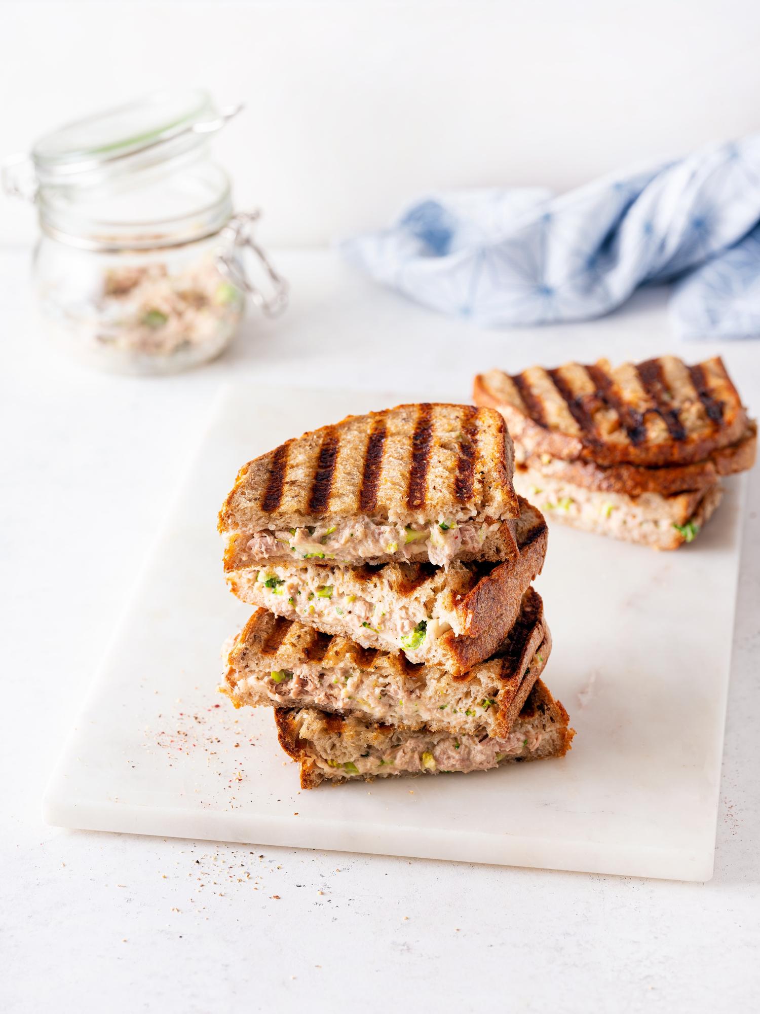 Sandwich al tonno gratinato