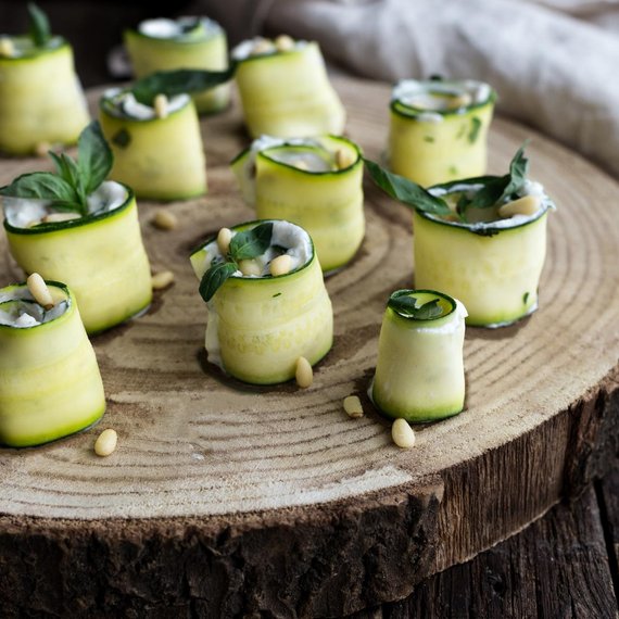 Rotolini di zucchine con pinoli